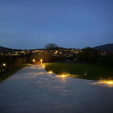 Mini Casa Con Jardin * Mungia